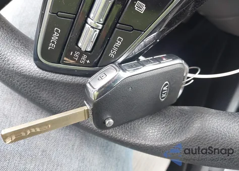 2019 Kia Forte Lxs z USA, uszkodzony, nr VIN 3KPF24AD9KE027429